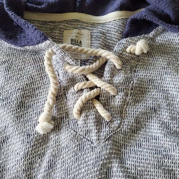 BillaBong Hooded Beach Pull Over - Picture 5 of 10